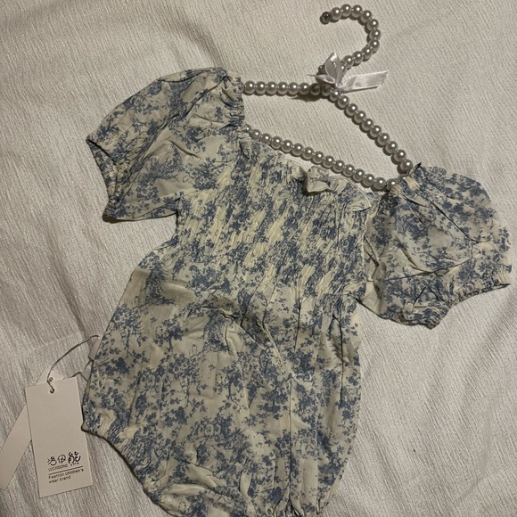 Blue and White Floral Puff Sleeve Bodysuit - Picture 1 of 3